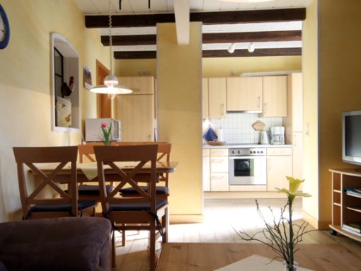 Wohnbereich mit Küche - Ferienwohnung Kornkammer